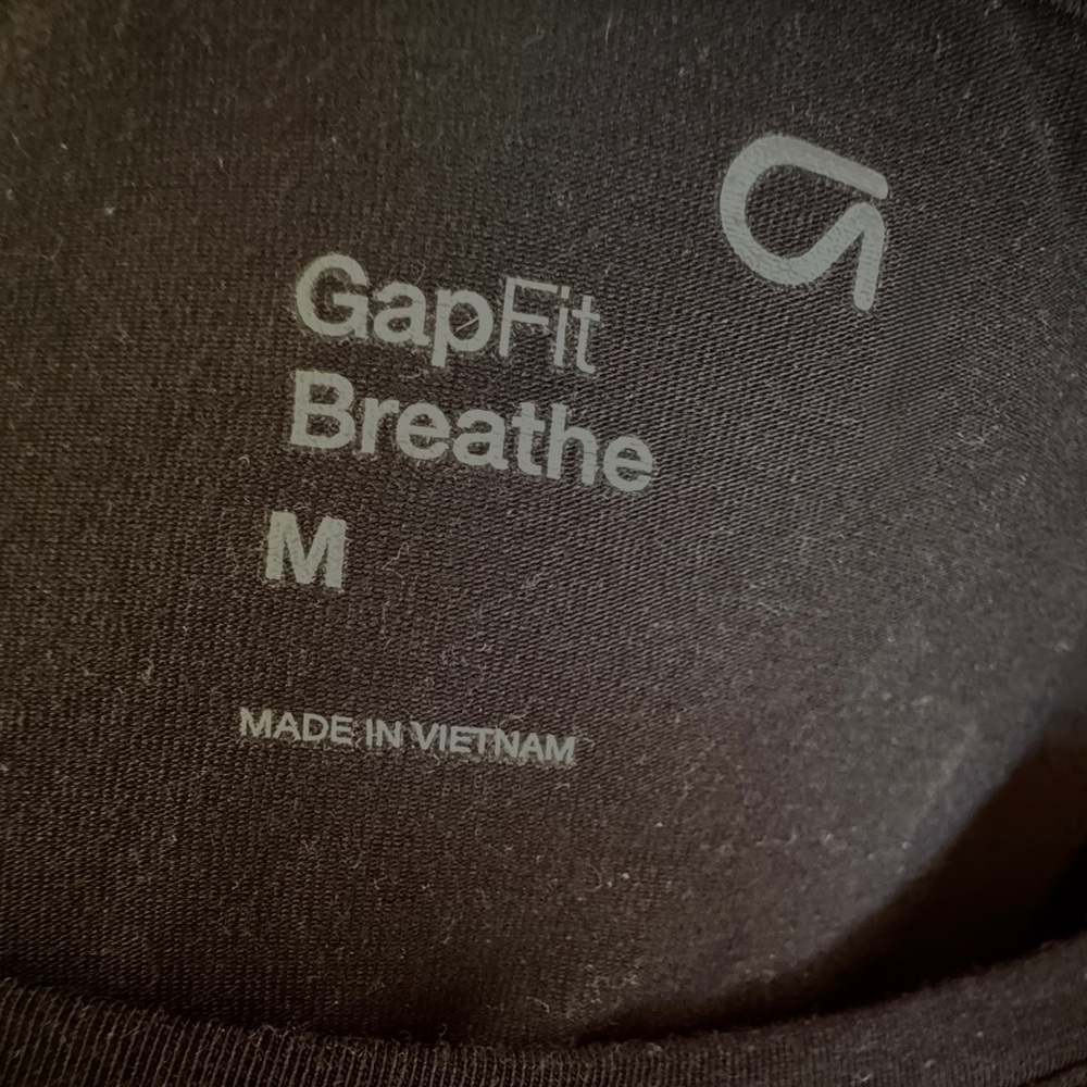 GAPFit Breathe Classic Black Sleeveless Athletic Top - Picture 4 of 4